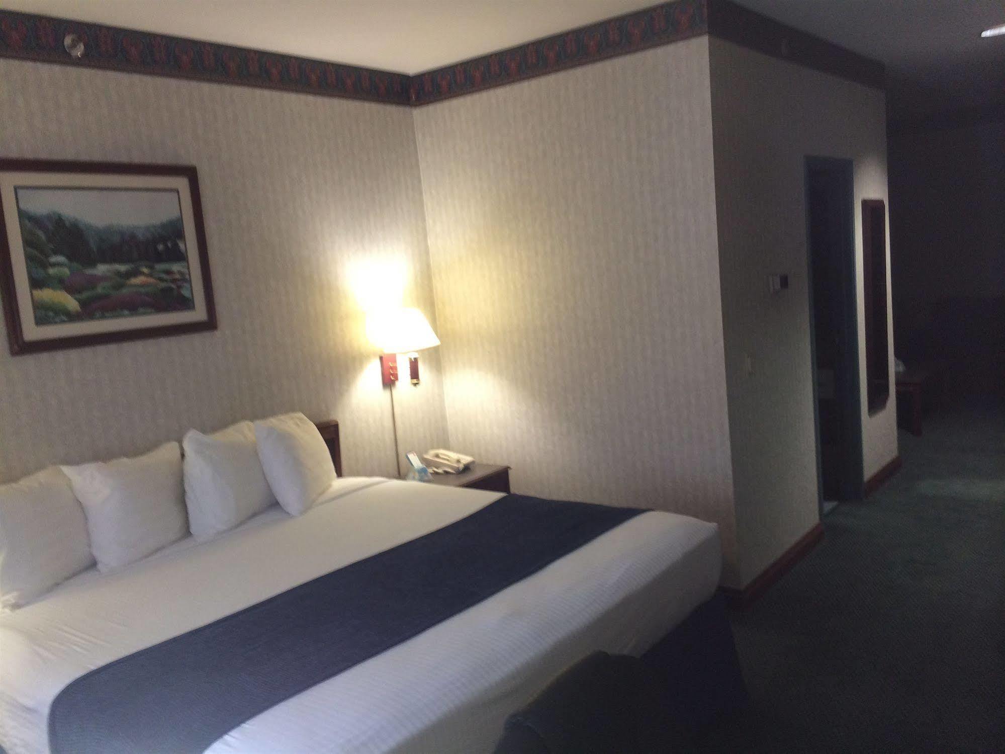 Best Western Elkhart Inn & Suites Εξωτερικό φωτογραφία